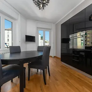 https://casa-da-suite-lumina.italymilanhotels.net